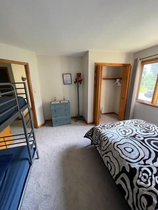 Pocono Shawnee Mountain Townhouse * East Stroudsburg