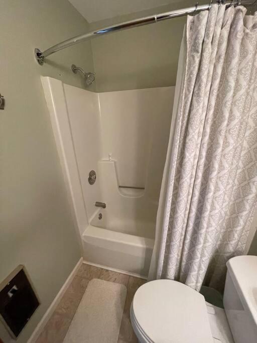 Pocono Shawnee Mountain Townhouse Сasa de vacaciones East Stroudsburg